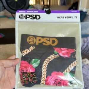 PSD Black and Pink Floral essential shorts